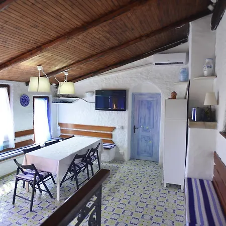Holiday home La Roccia Del Poggio *